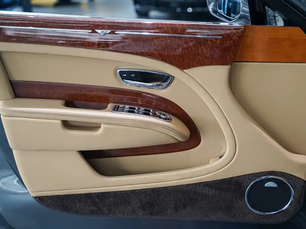 Mulsanne 2017 6.8T long wheelbase version купить на сайте DeffCars