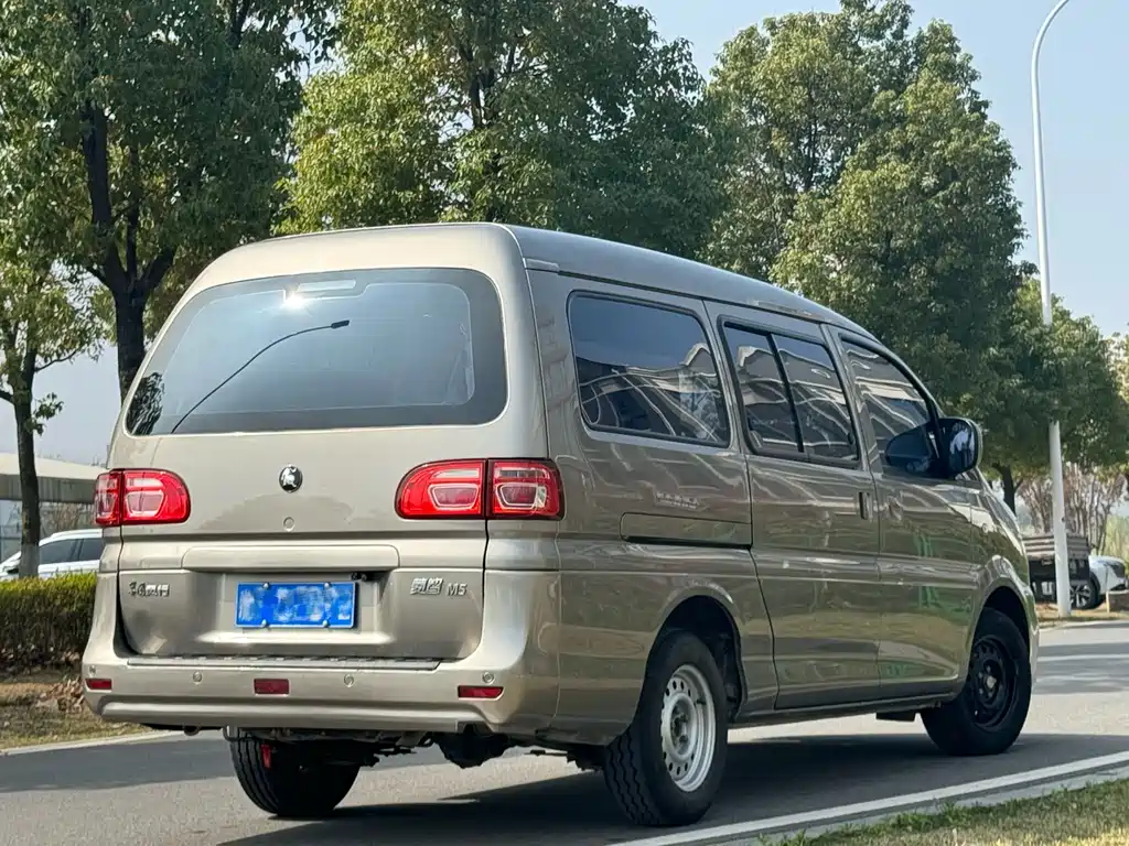 Lingzhi 2022 M5L 2.0L practical 7-seater купить на сайте DeffCars