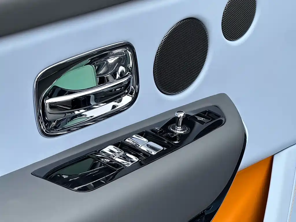 Cullinan 2024 Black Badge купить на сайте DeffCars