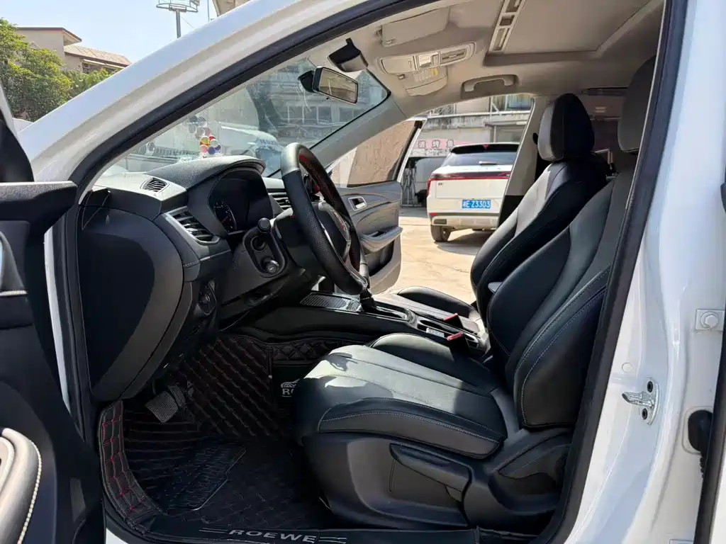 Roewe i5 2019 1.5L automatic 4G Internet Langham Edition купить на сайте DeffCars