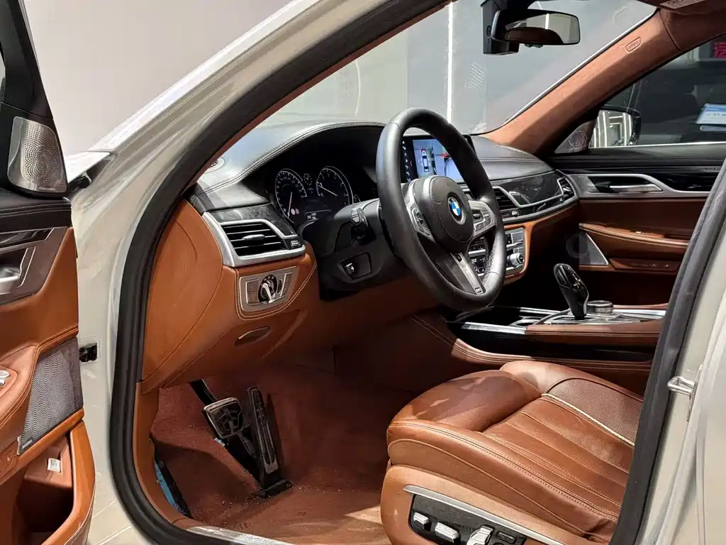 BMW 7 Series 2018 740Li xDrive Exclusive M Sports Package купить на сайте DeffCars