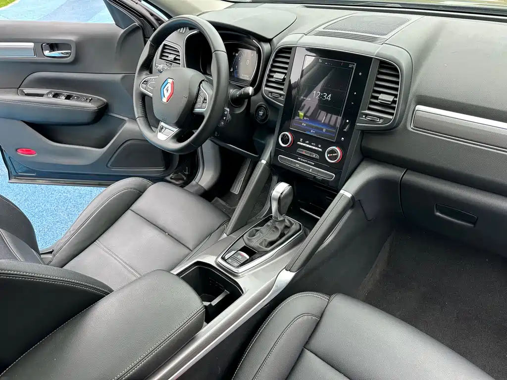 Koleos 2018 2.5L two-wheel drive premium version купить на сайте DeffCars