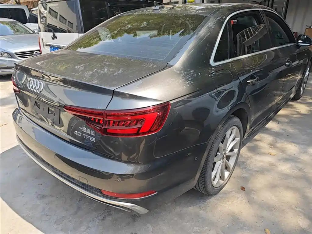 Audi A4L 2019 40 TFSI Fashion Type National VI купить на сайте DeffCars