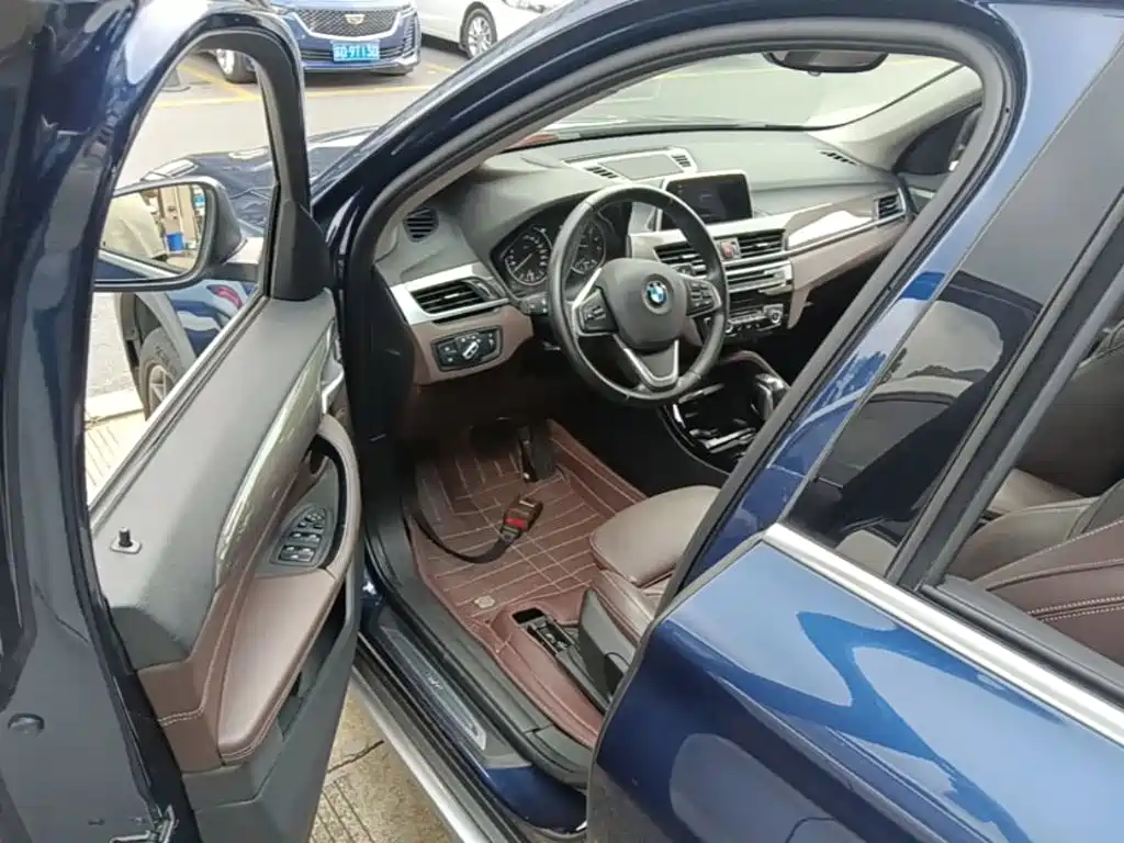 BMW X1 2018 xDrive20Li Exclusive Model купить на сайте DeffCars