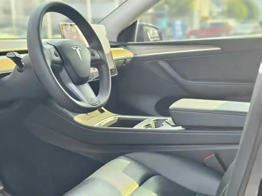 Model Y 2022 facelift rear-wheel drive version купить на сайте DeffCars