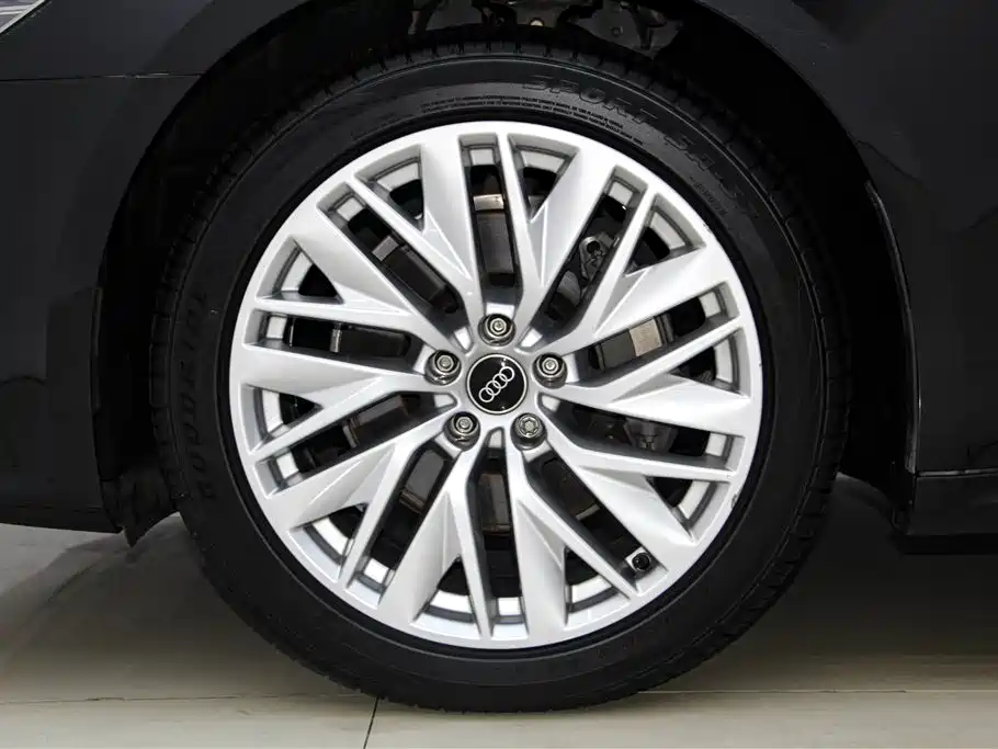 Audi A7L 2024 45TFSI S-line Dream Building Liquid Crystal Package купить на сайте DeffCars