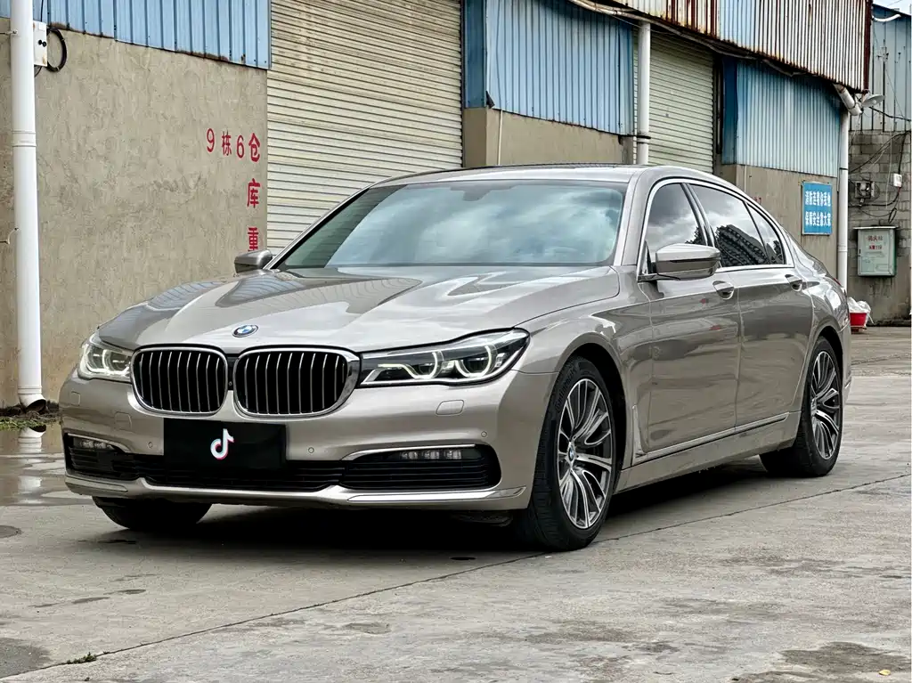 BMW 7 Series 2016 730Li Luxury купить на сайте DeffCars