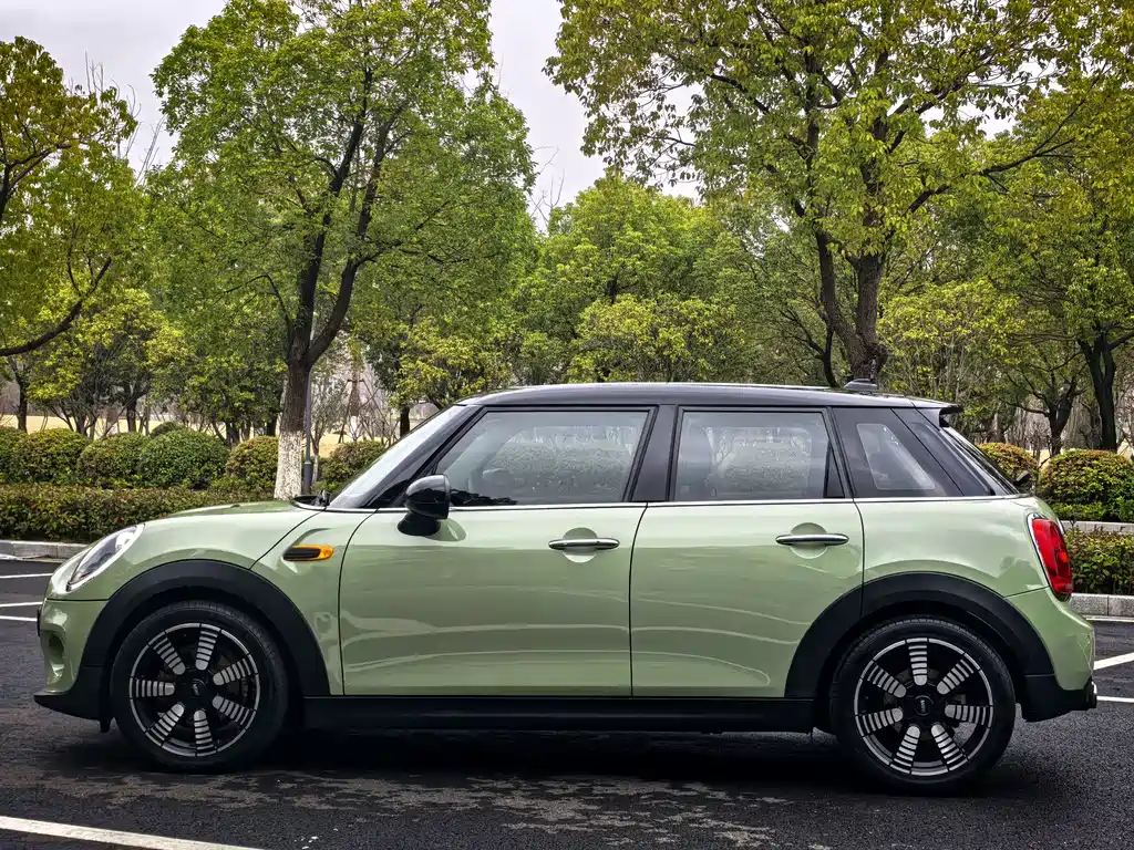 MINI 2018 1.5T COOPER Color Commemorative Edition Five-Door Edition купить на сайте DeffCars