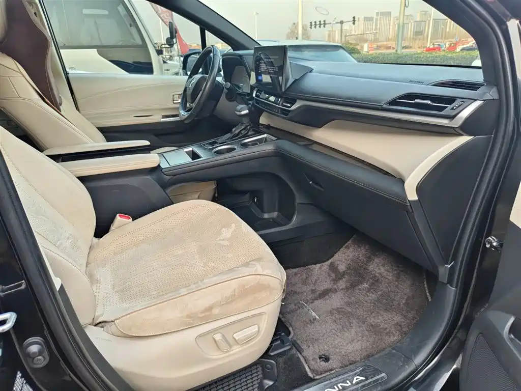 SIENNA 2023 2.5L Hybrid Premium Edition купить на сайте DeffCars