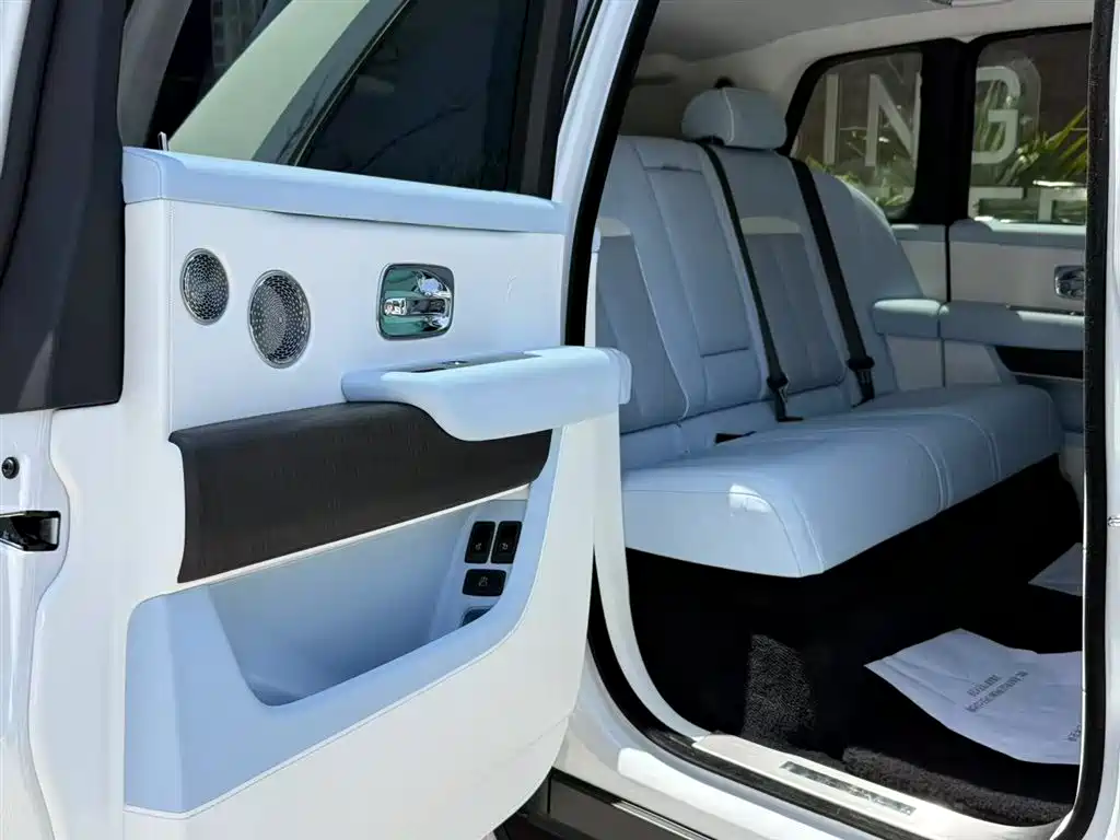 Cullinan 2018 five-seater version купить на сайте DeffCars