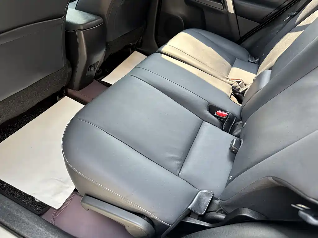 RAV4 Rongfang 2016 2.5L automatic four-wheel drive elite version купить на сайте DeffCars