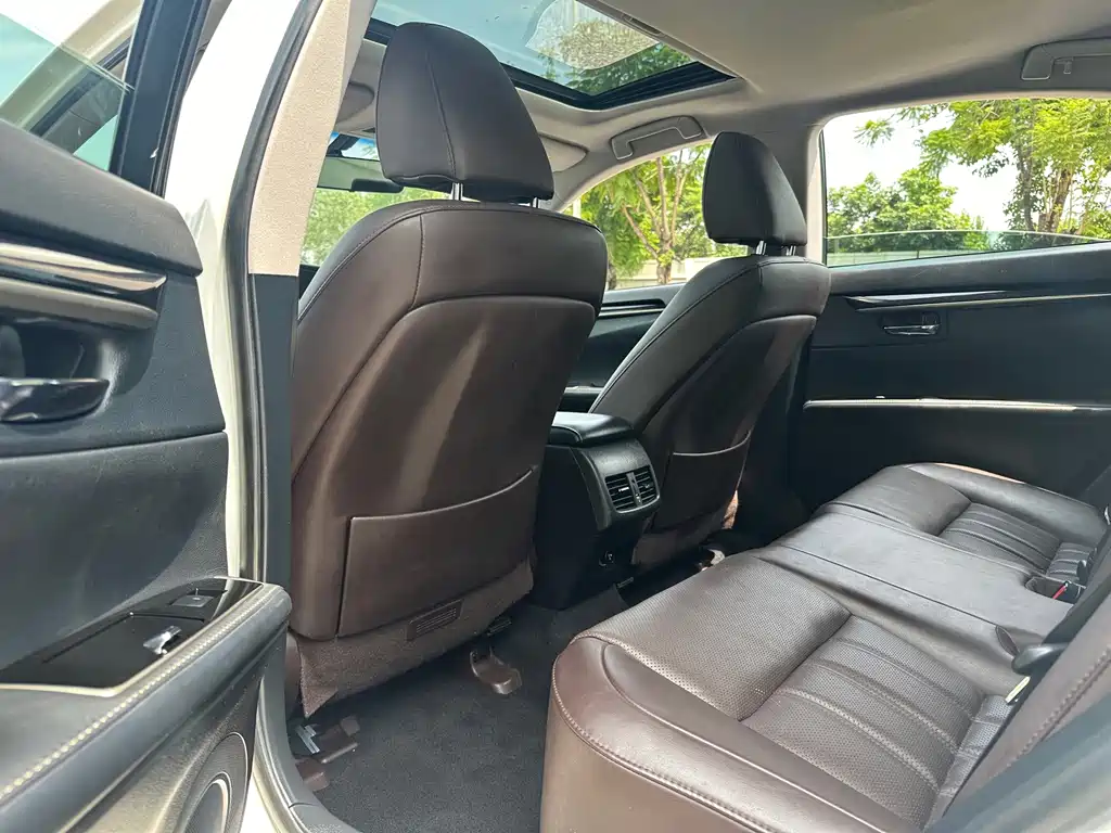 Lexus ES 2017 200 30th Anniversary Edition купить на сайте DeffCars
