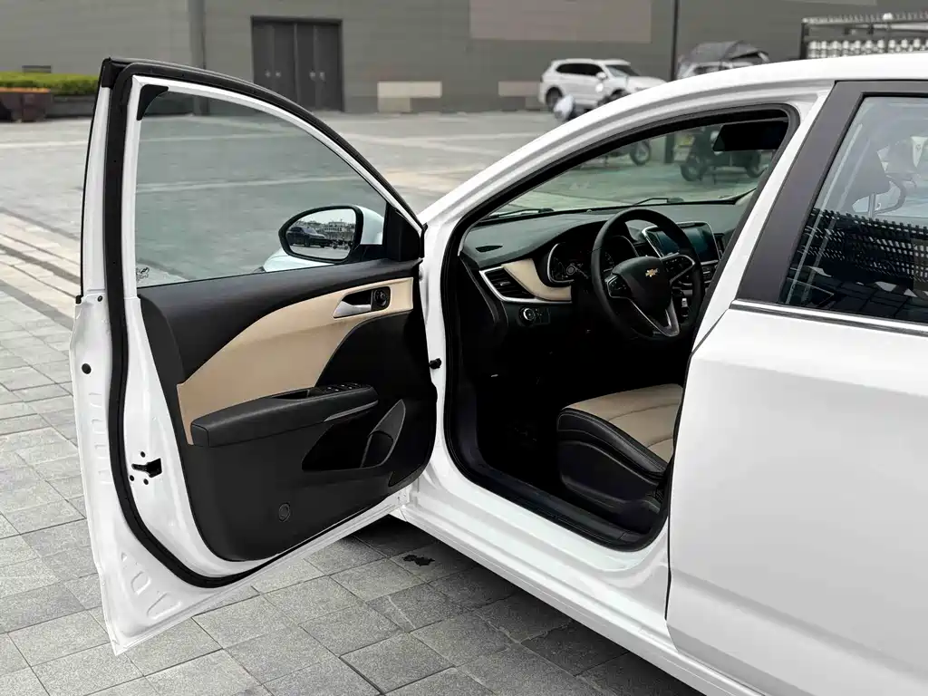 Cruze 2022 320 Automatic Sunroof Edition купить на сайте DeffCars