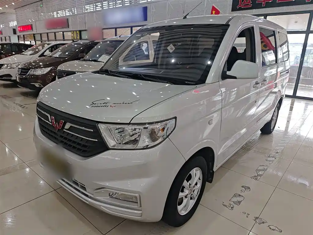 Wuling Hongguang V 2022 1.5L Enjoyable Edition Electric Power Assist LAR купить на сайте DeffCars