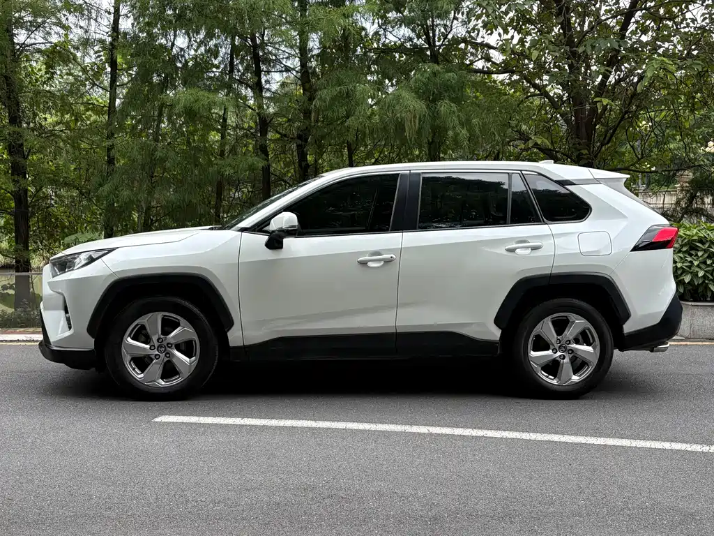 RAV4 Rongfang 2020 2.0L CVT two-wheel drive fashion version купить на сайте DeffCars
