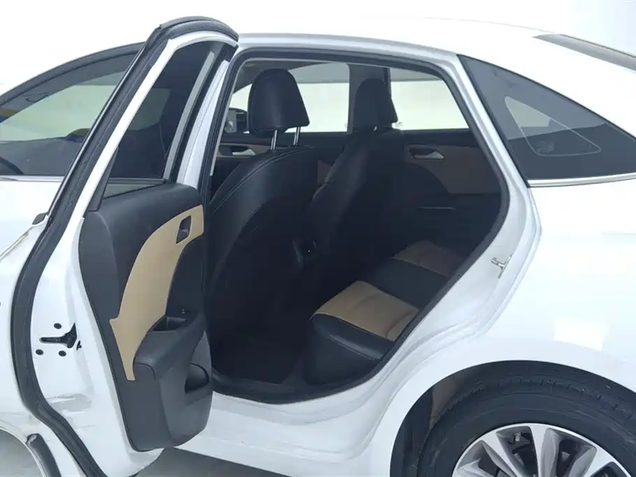 Cruze 2022 320 Automatic Sunroof Edition купить на сайте DeffCars