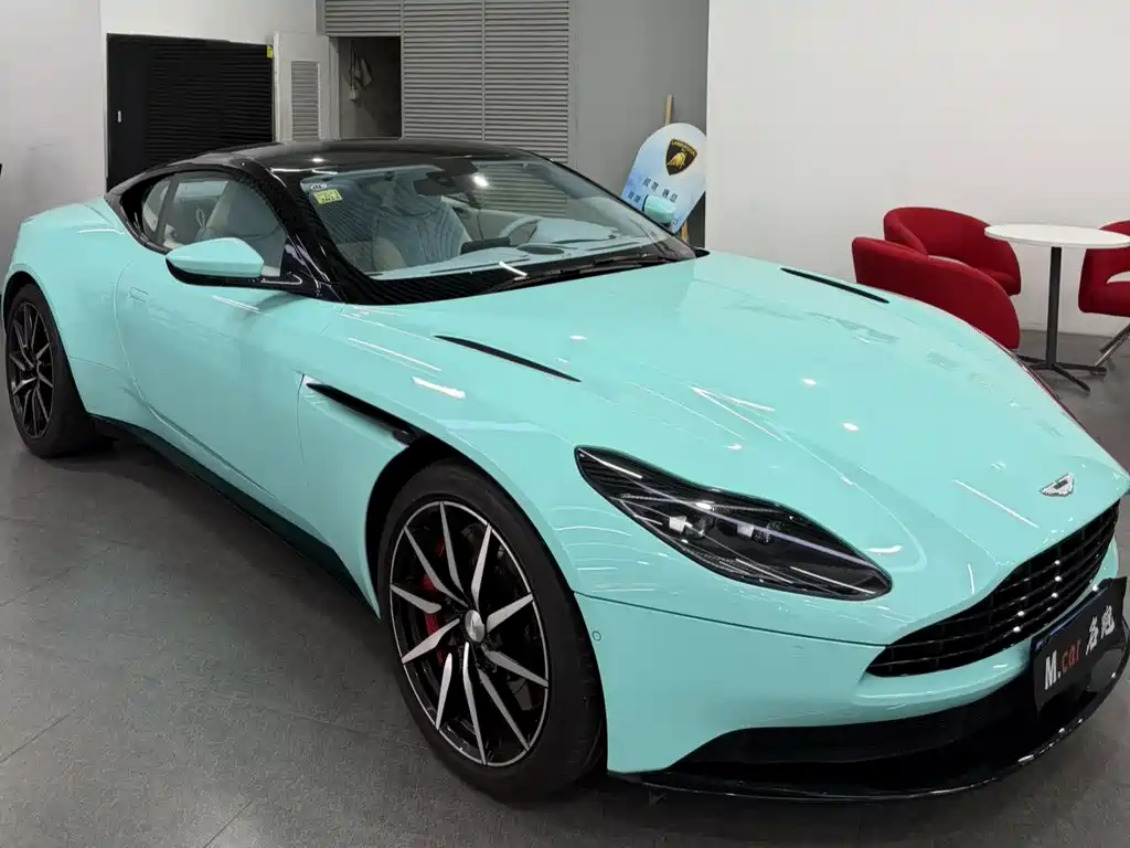 Aston Martin DB11 2017 4.0T V8 купить на сайте DeffCars