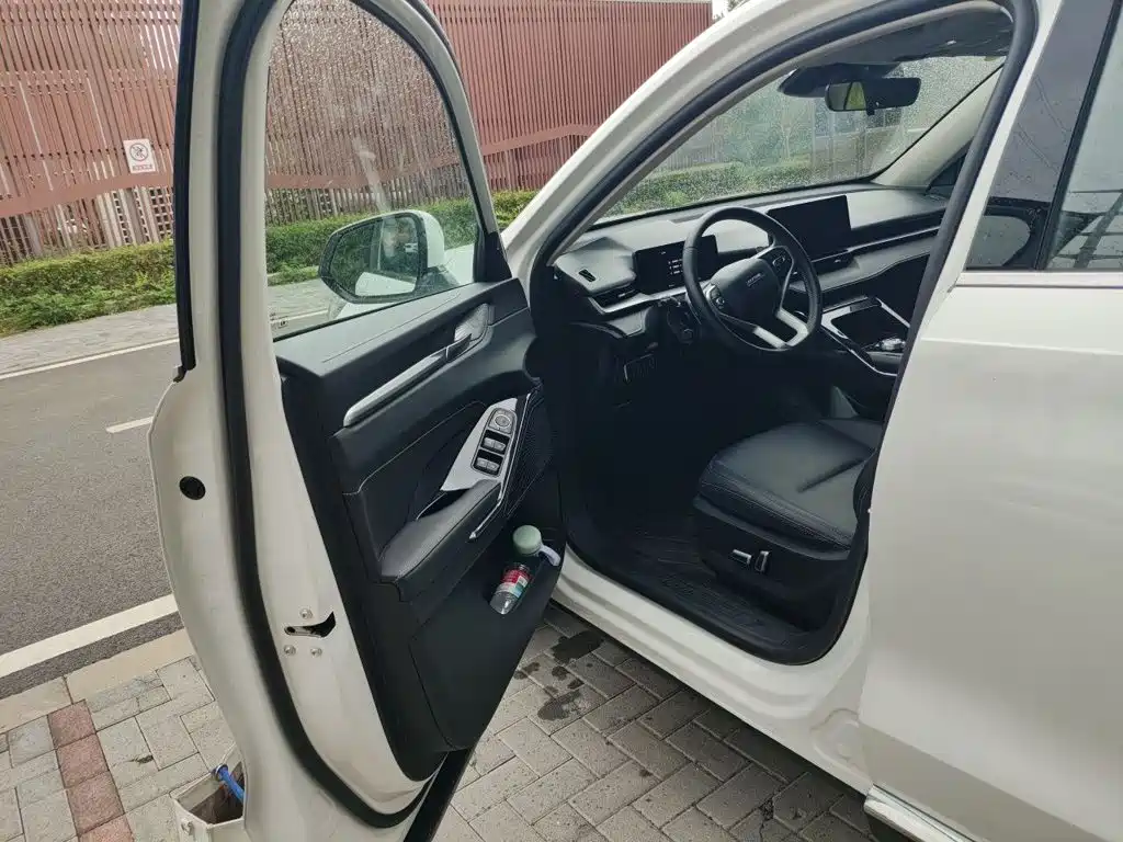 Haval H6 2024 1.5T two-wheel drive classic version купить на сайте DeffCars
