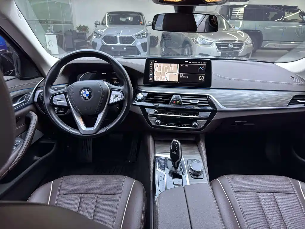 BMW 5 Series New Energy 2021 535Le Luxury Package купить на сайте DeffCars