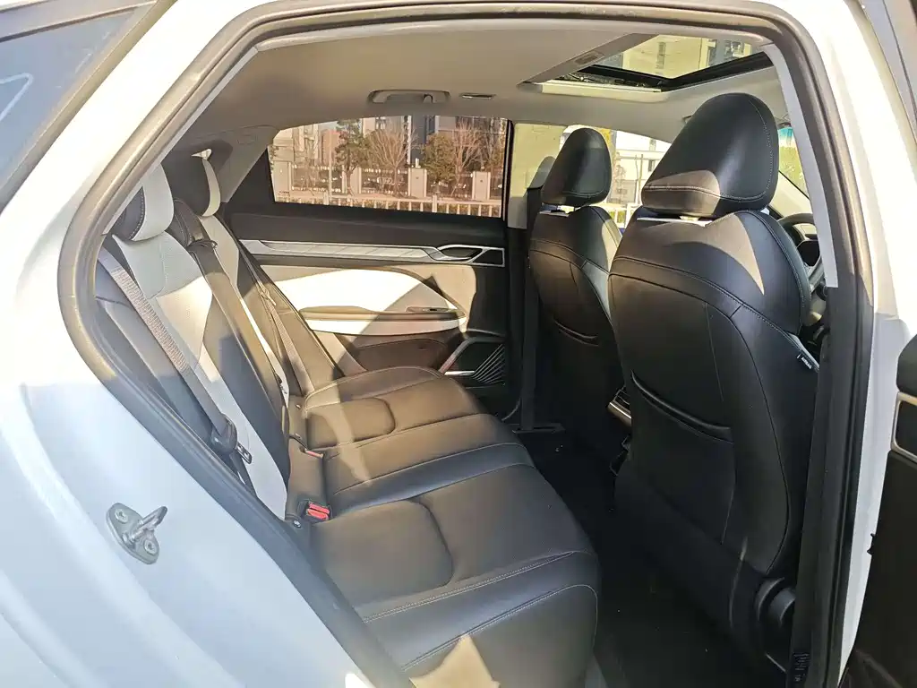 Emgrand L 2022 1.4T CVT premium model купить на сайте DeffCars