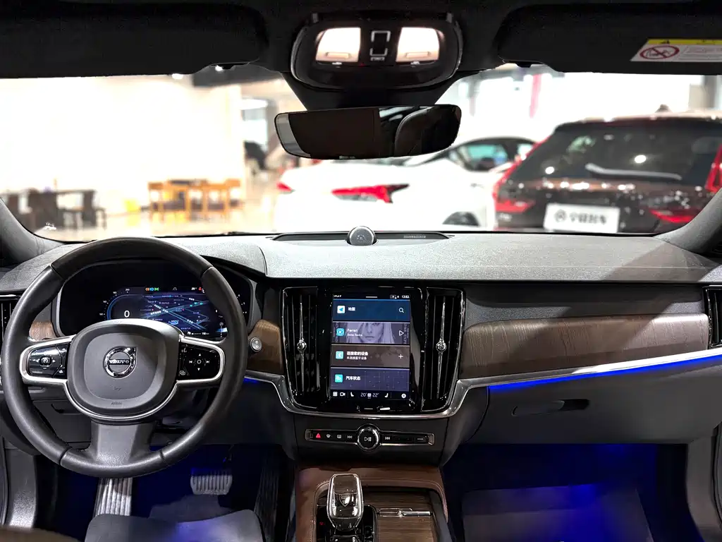Volvo V90 2022 Cross Country B5 AWD Zhiyuan Edition купить на сайте DeffCars