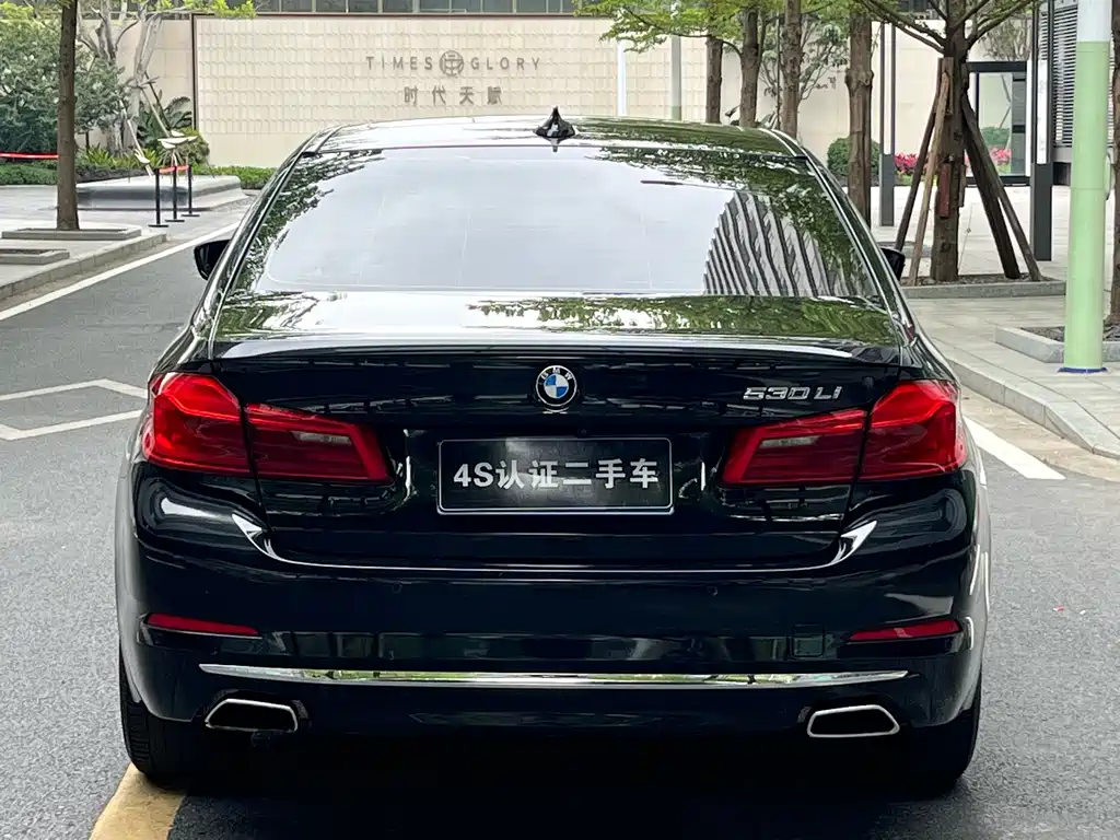 BMW 5 Series 2018 facelift 530Li leading model luxury package купить на сайте DeffCars