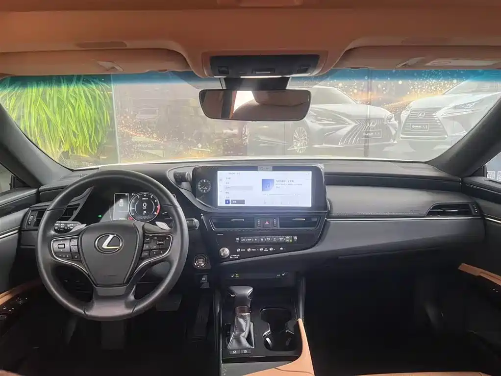 Lexus ES 2023 200 Excellence Edition купить на сайте DeffCars