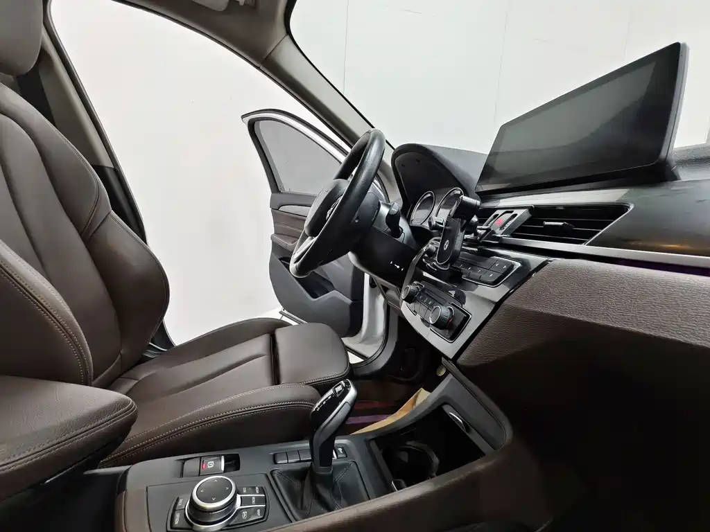 BMW X1 2022 sDrive20Li Fashion Model купить на сайте DeffCars