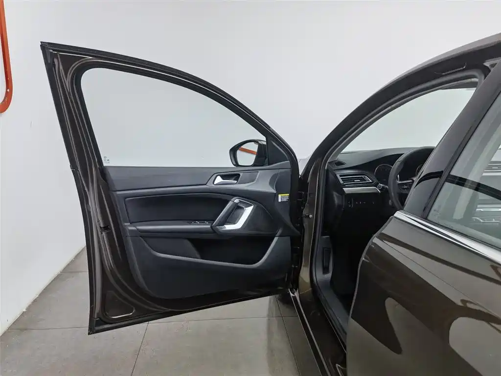 Peugeot 408 2015 1.2T automatic luxury version купить на сайте DeffCars