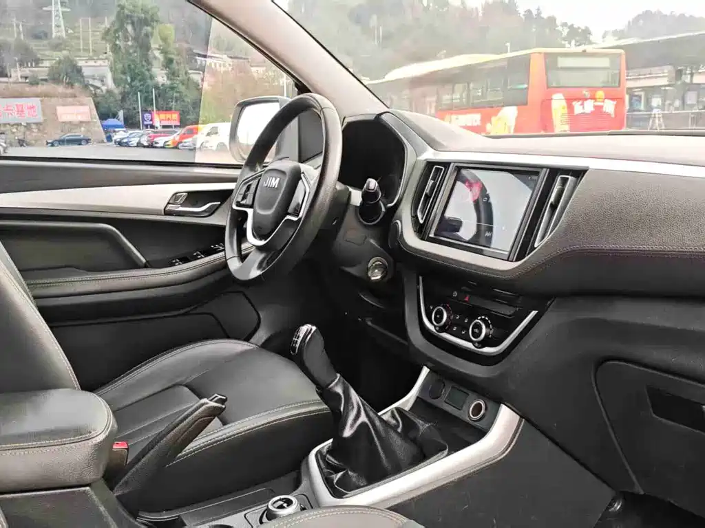 RE-MAX 2022 2.8T classic diesel four-wheel drive comfortable long-axle version JE493ZLQ6E купить на сайте DeffCars