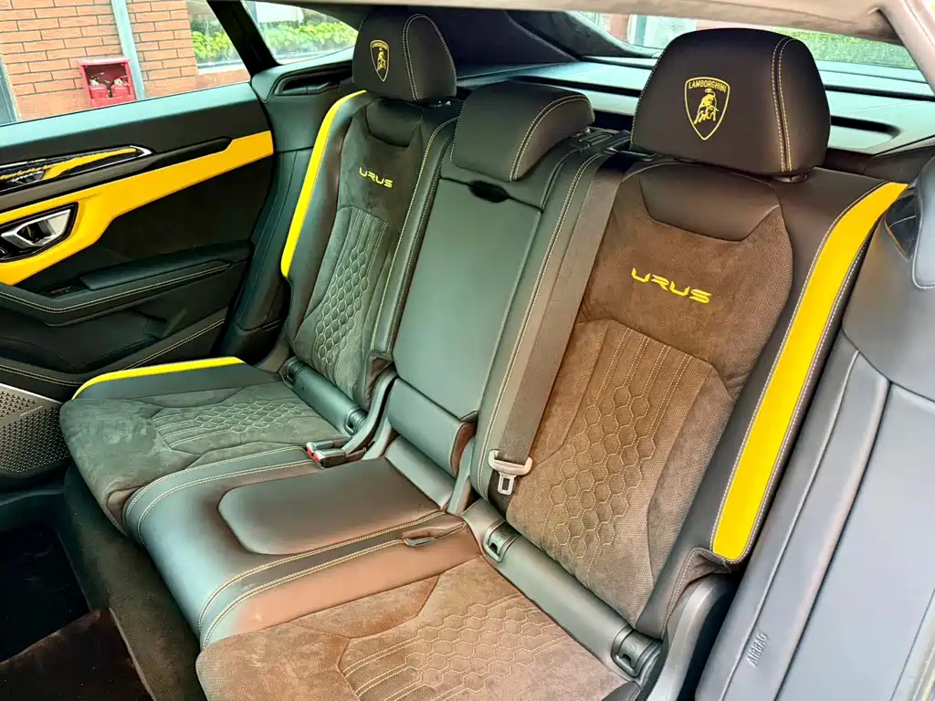 Urus 2023 4.0T V8 S купить на сайте DeffCars