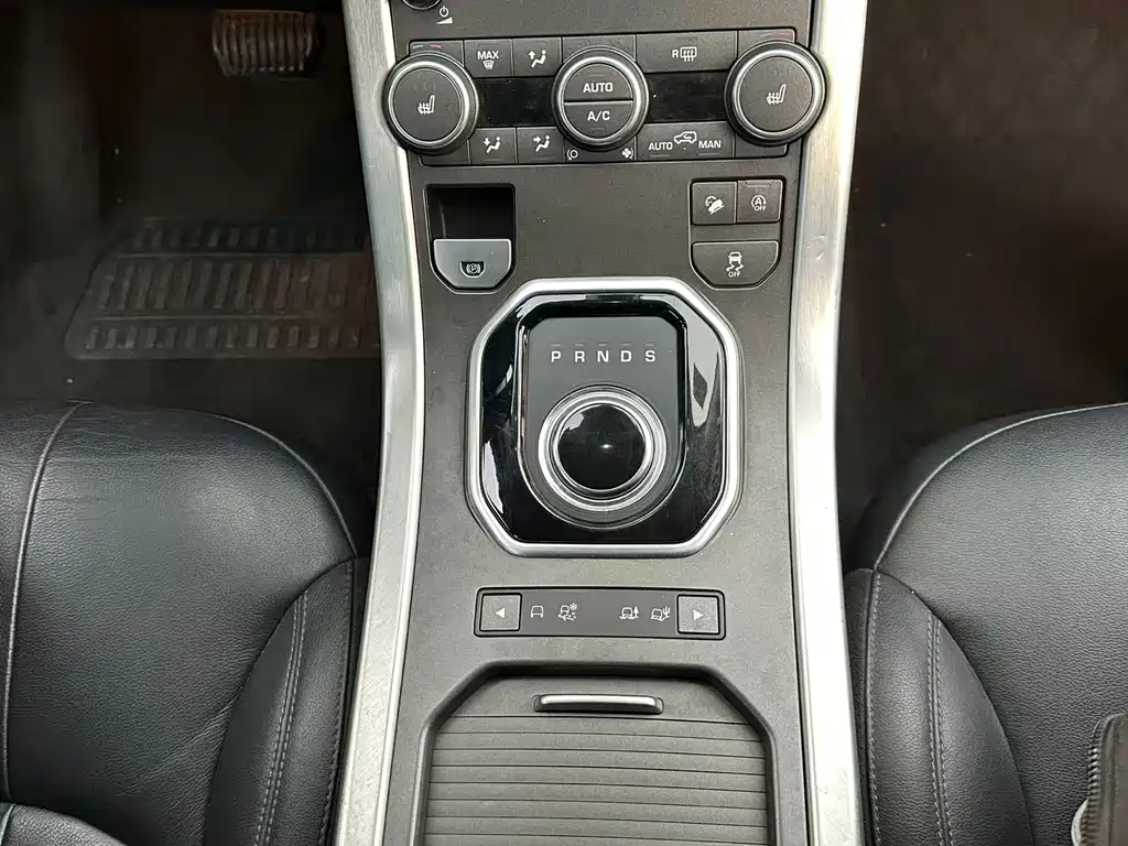 Range Rover Evoque 2018 240PS PURE Fashion Edition купить на сайте DeffCars