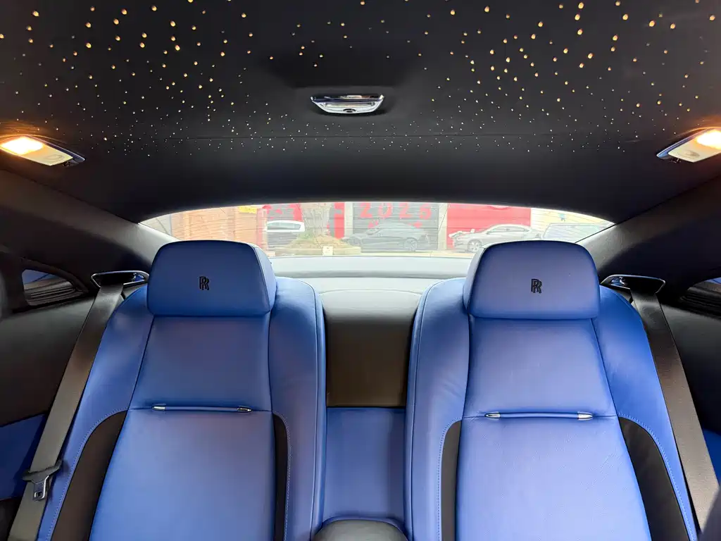 Phantom 2017 6.6T Black Badge Edition купить на сайте DeffCars