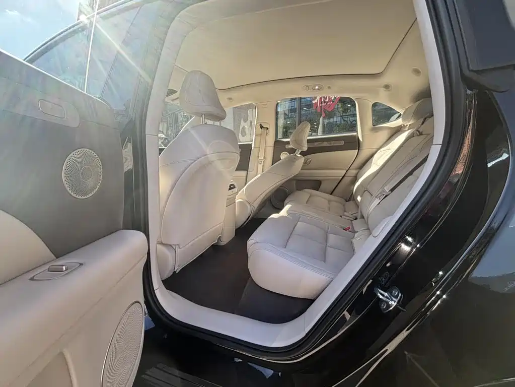 Zhiji LS6 2026 extended range 66 Max+ купить на сайте DeffCars