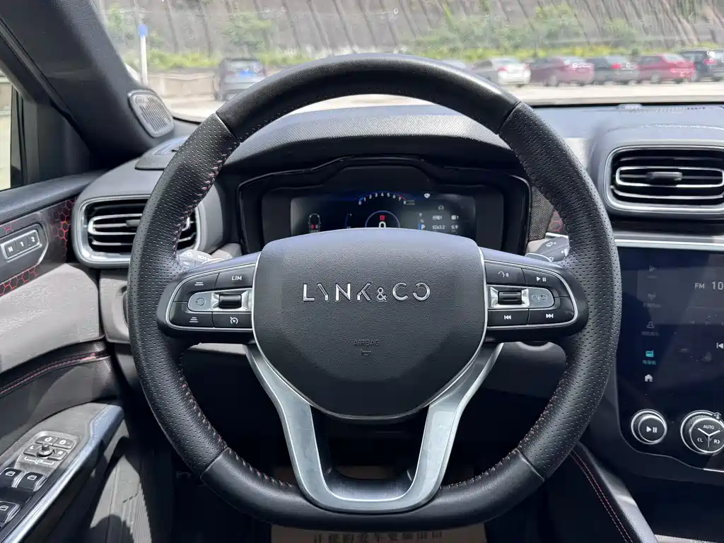 Lynk & Co 03 2019 2.0TD Automatic Pro Edition купить на сайте DeffCars
