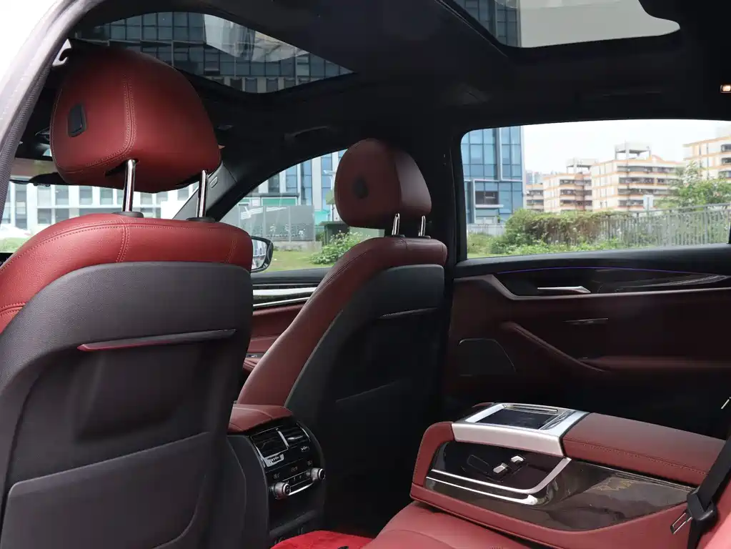 BMW 5 Series 2019 facelift 530Li Exclusive M Sports Package купить на сайте DeffCars