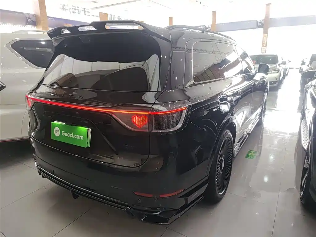 Wenjie M9 2025 extended range Ultra version 52kWh 6-seater version 192-line lidar) купить на сайте DeffCars