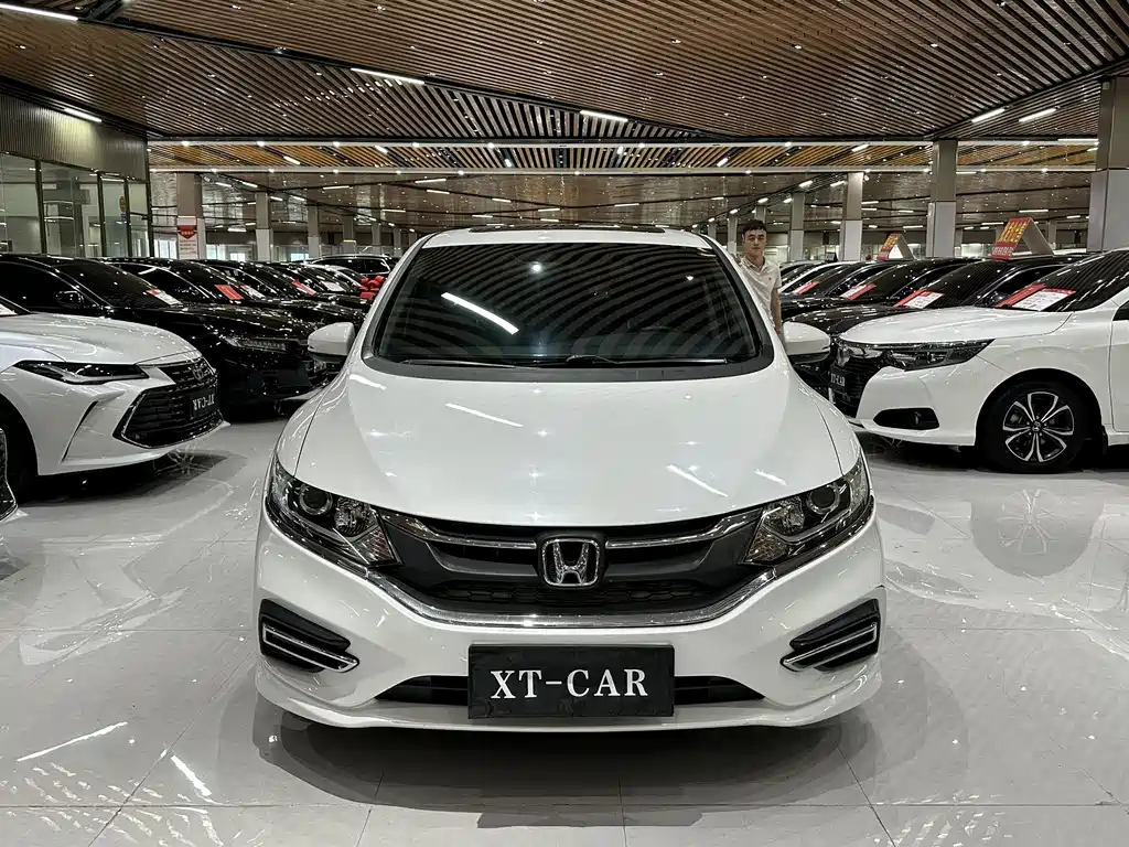 Jade 2017 1.8L automatic comfort version 5 seats купить на сайте DeffCars