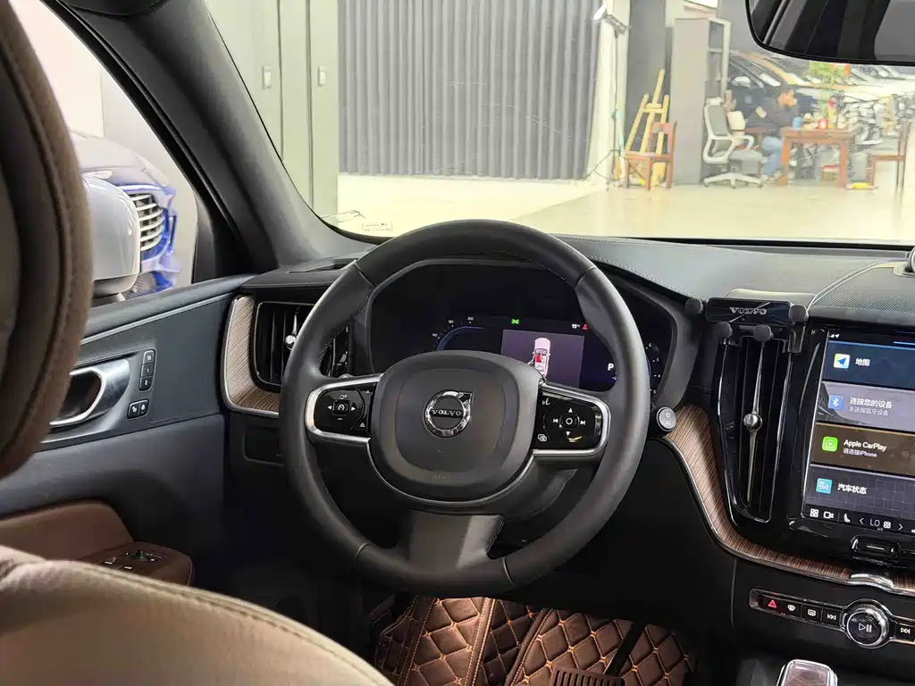 Volvo XC60 2024 B5 four-wheel drive Zhiyuan Deluxe Edition купить на сайте DeffCars