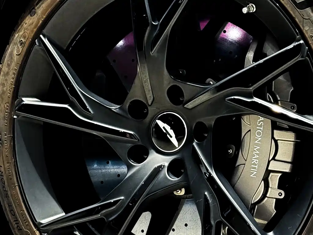 Aston Martin DBS 2019 DBS Superleggera V12 Coupe купить на сайте DeffCars