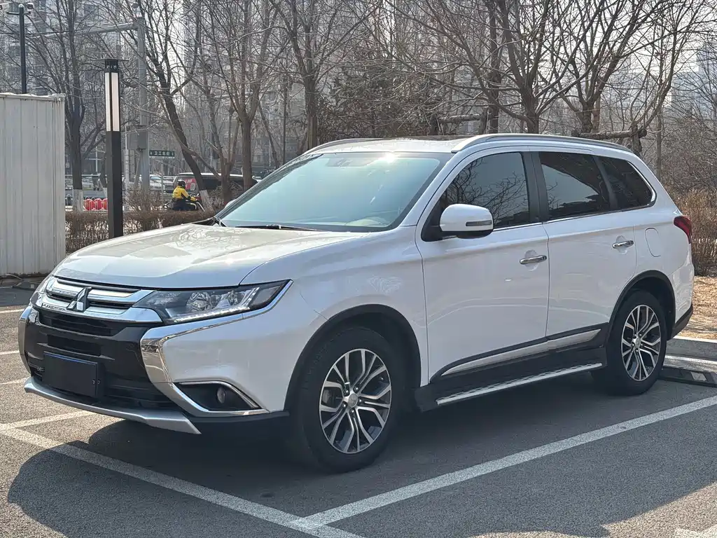 Outlander 2018 2.4L four-wheel drive elite version 5 seats купить на сайте DeffCars