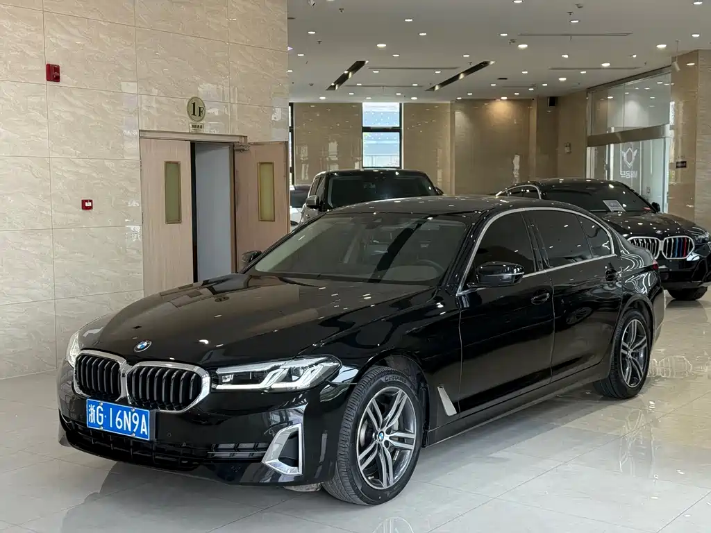 BMW 5 Series 2023 530Li Leading Luxury Package купить на сайте DeffCars