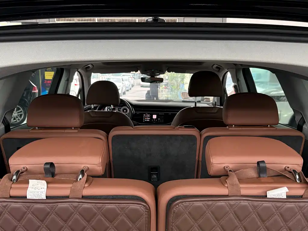 Audi Q7 2021 55 TFSI quattro S line sports version купить на сайте DeffCars