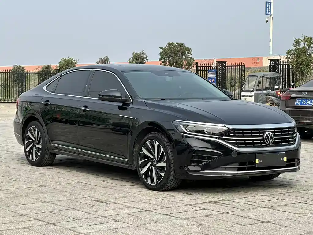 Passat 2023 380TSI Deluxe Edition купить на сайте DeffCars