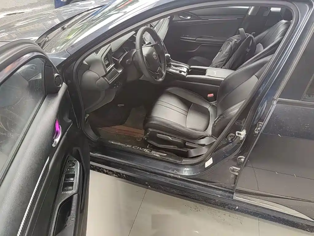 Civic 2019 220TURBO CVT Combustion Edition Country VI купить на сайте DeffCars