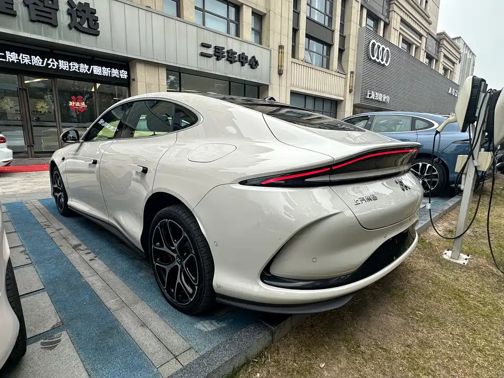 Zhiji L6 2025 Max+ купить на сайте DeffCars