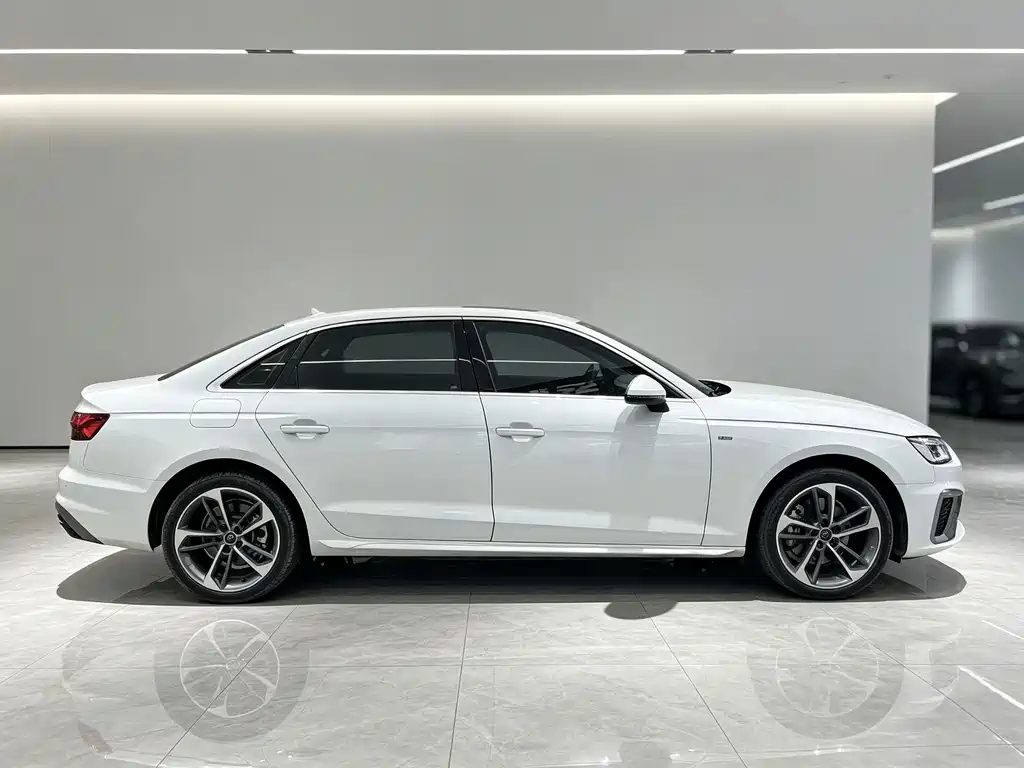 Audi A4L 2024 40 TFSI Fashionable and Dynamic купить на сайте DeffCars