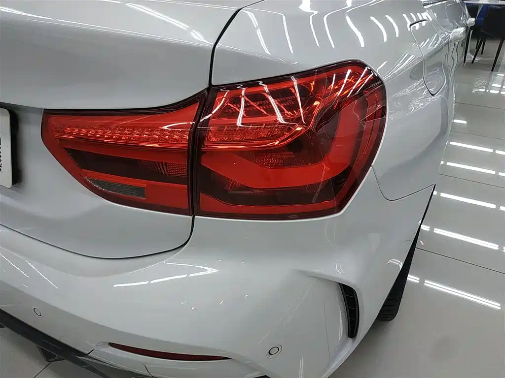 BMW 1 Series 2022 120i M Sports Edition купить на сайте DeffCars
