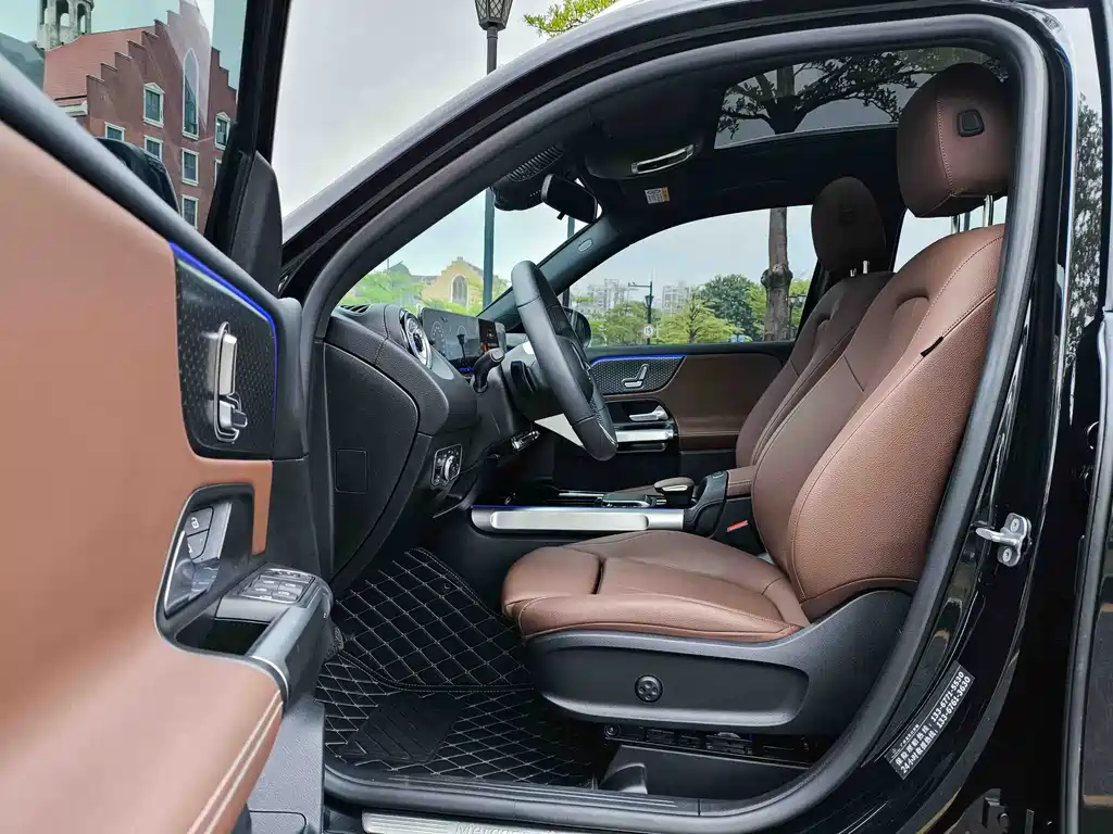 Mercedes-Benz GLB 2024 facelift GLB 200 dynamic version купить на сайте DeffCars