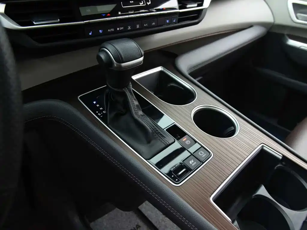 SIENNA 2023 2.5L Hybrid Comfort Edition купить на сайте DeffCars